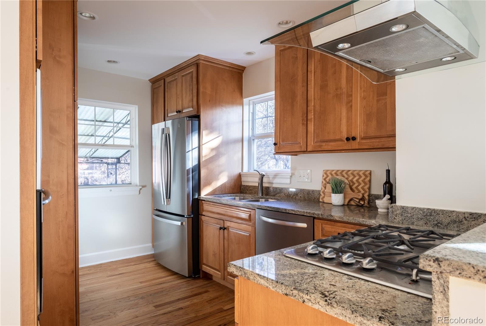 MLS Image #19 for 1586  ivanhoe street,denver, Colorado