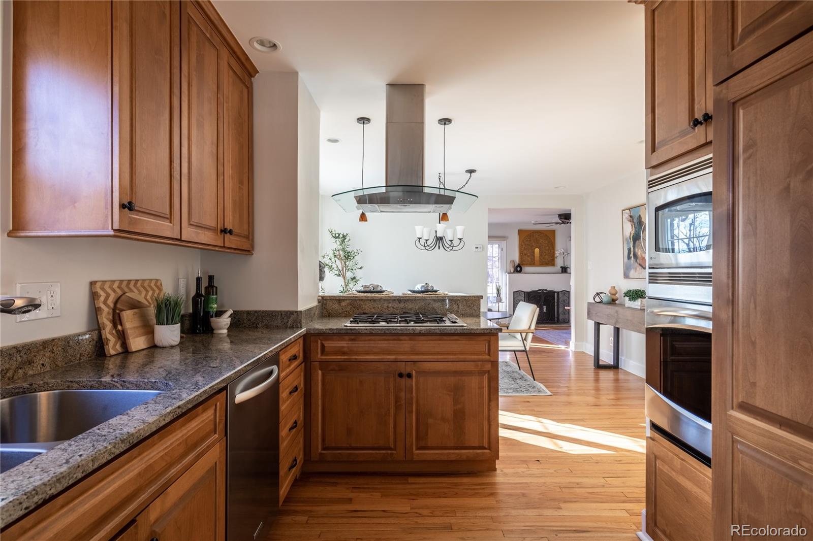 MLS Image #21 for 1586  ivanhoe street,denver, Colorado