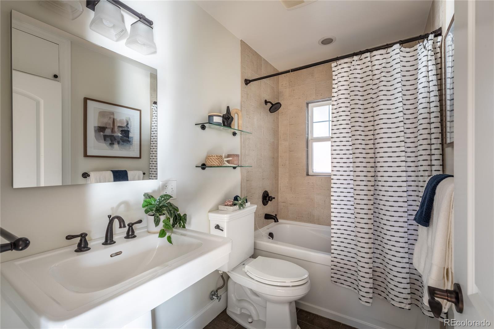 MLS Image #23 for 1586  ivanhoe street,denver, Colorado