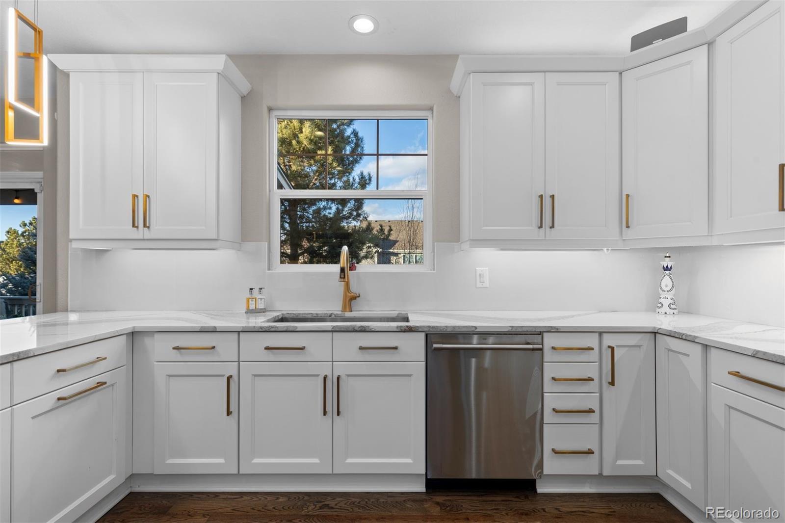 MLS Image #14 for 25045 e park crescent drive,aurora, Colorado