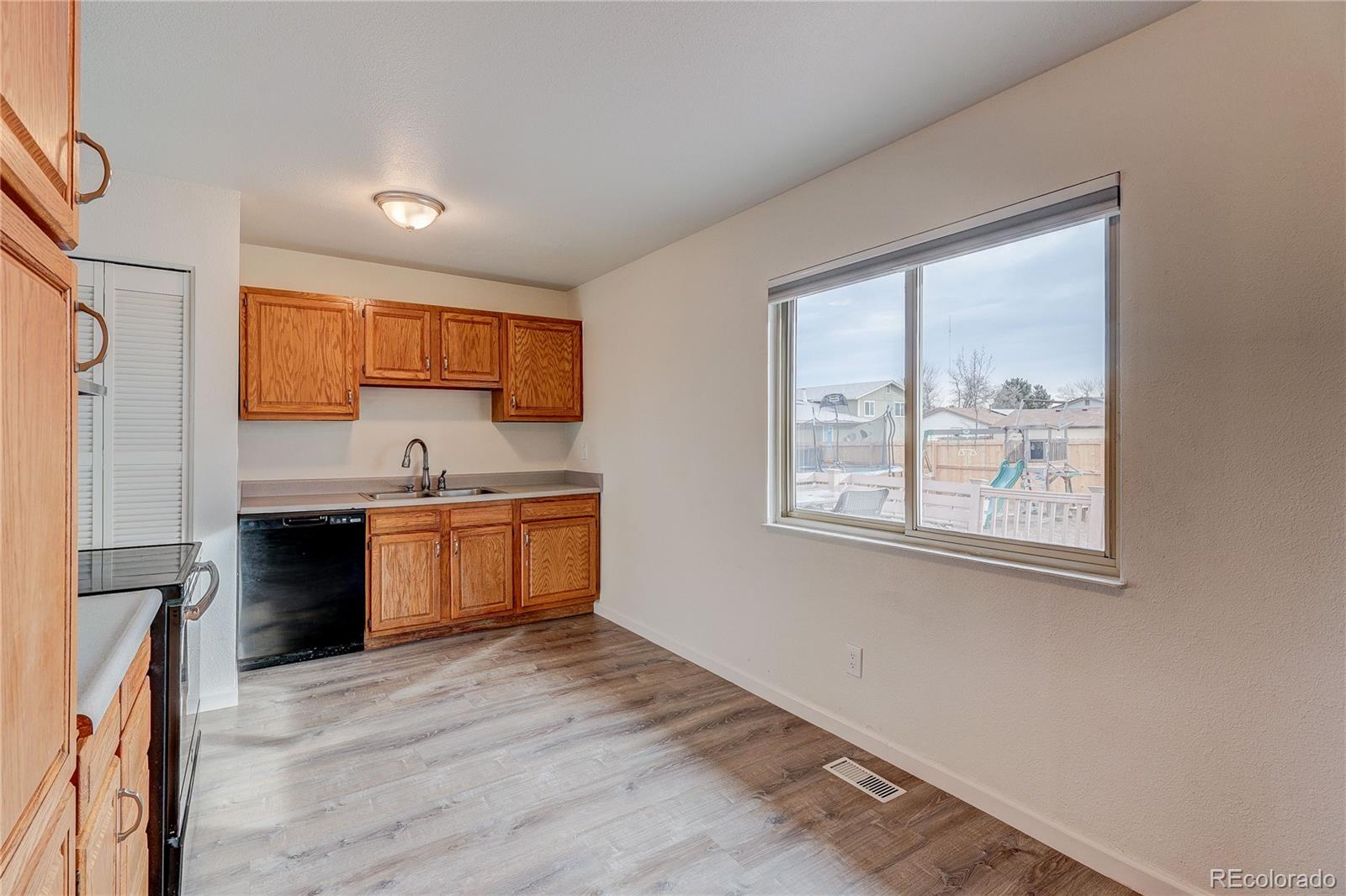 MLS Image #8 for 2260 e 83rd place,denver, Colorado
