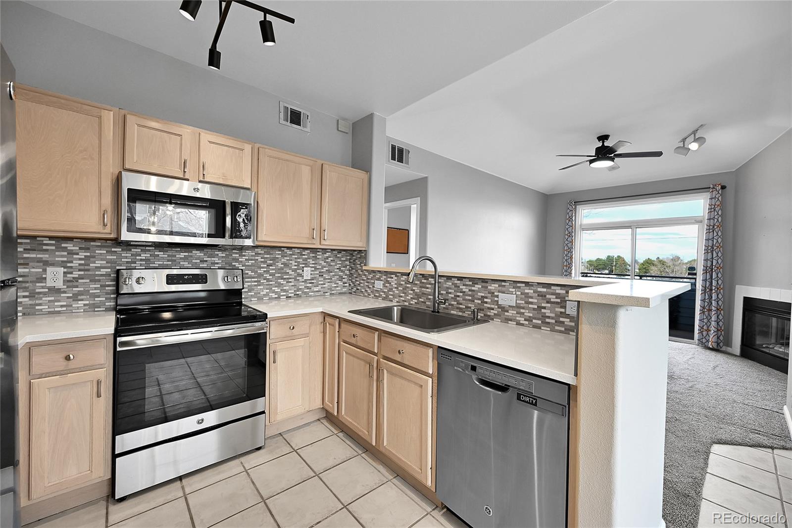 MLS Image #6 for 8500 e jefferson avenue,denver, Colorado