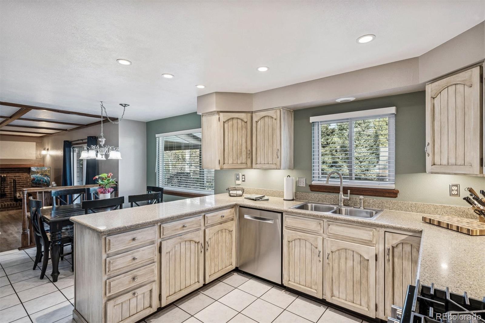 MLS Image #10 for 9461 w baltic court,lakewood, Colorado