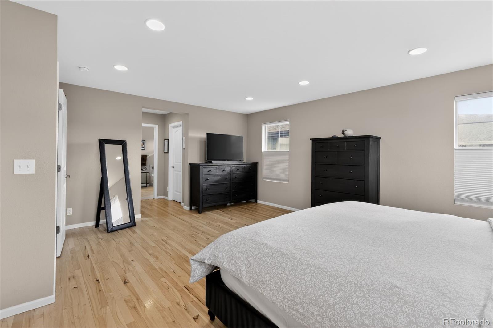 MLS Image #14 for 5480 n xenia street,denver, Colorado