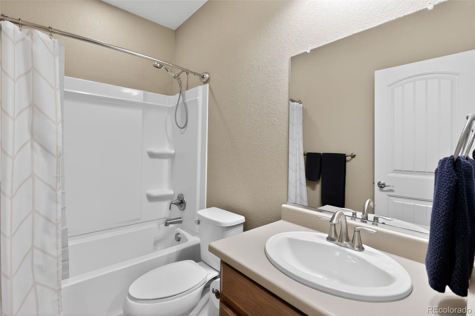 MLS Image #19 for 5480 n xenia street,denver, Colorado