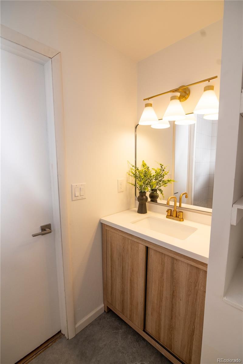 MLS Image #11 for 2300 s krameria street,denver, Colorado