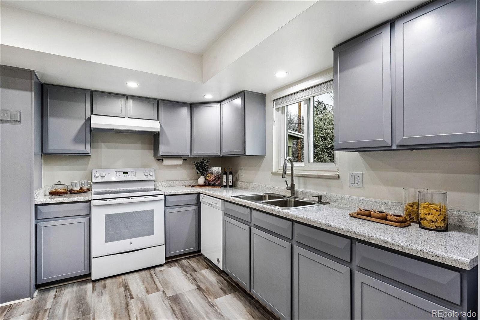 MLS Image #12 for 6423 e floyd avenue,denver, Colorado