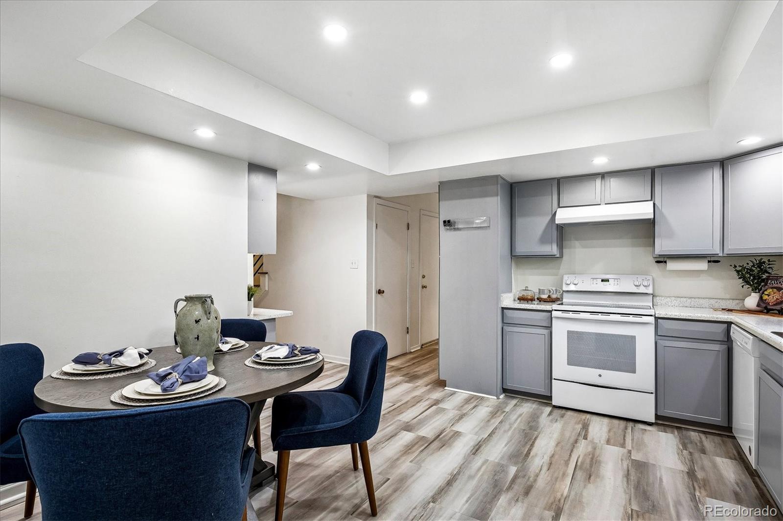 MLS Image #15 for 6423 e floyd avenue,denver, Colorado