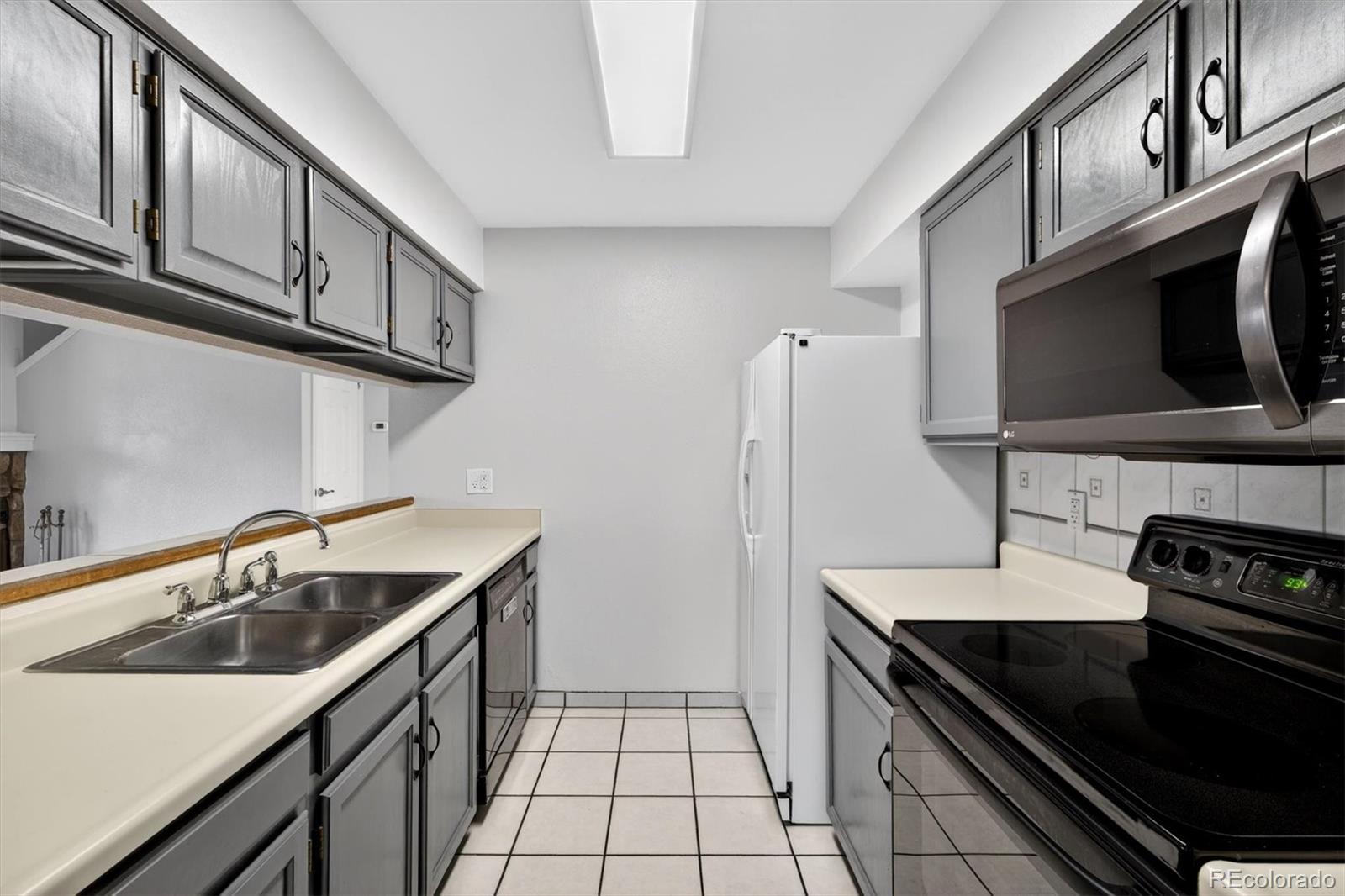 MLS Image #15 for 3600 s pierce street,denver, Colorado