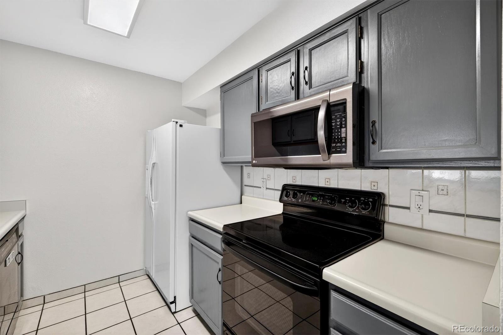 MLS Image #17 for 3600 s pierce street,denver, Colorado