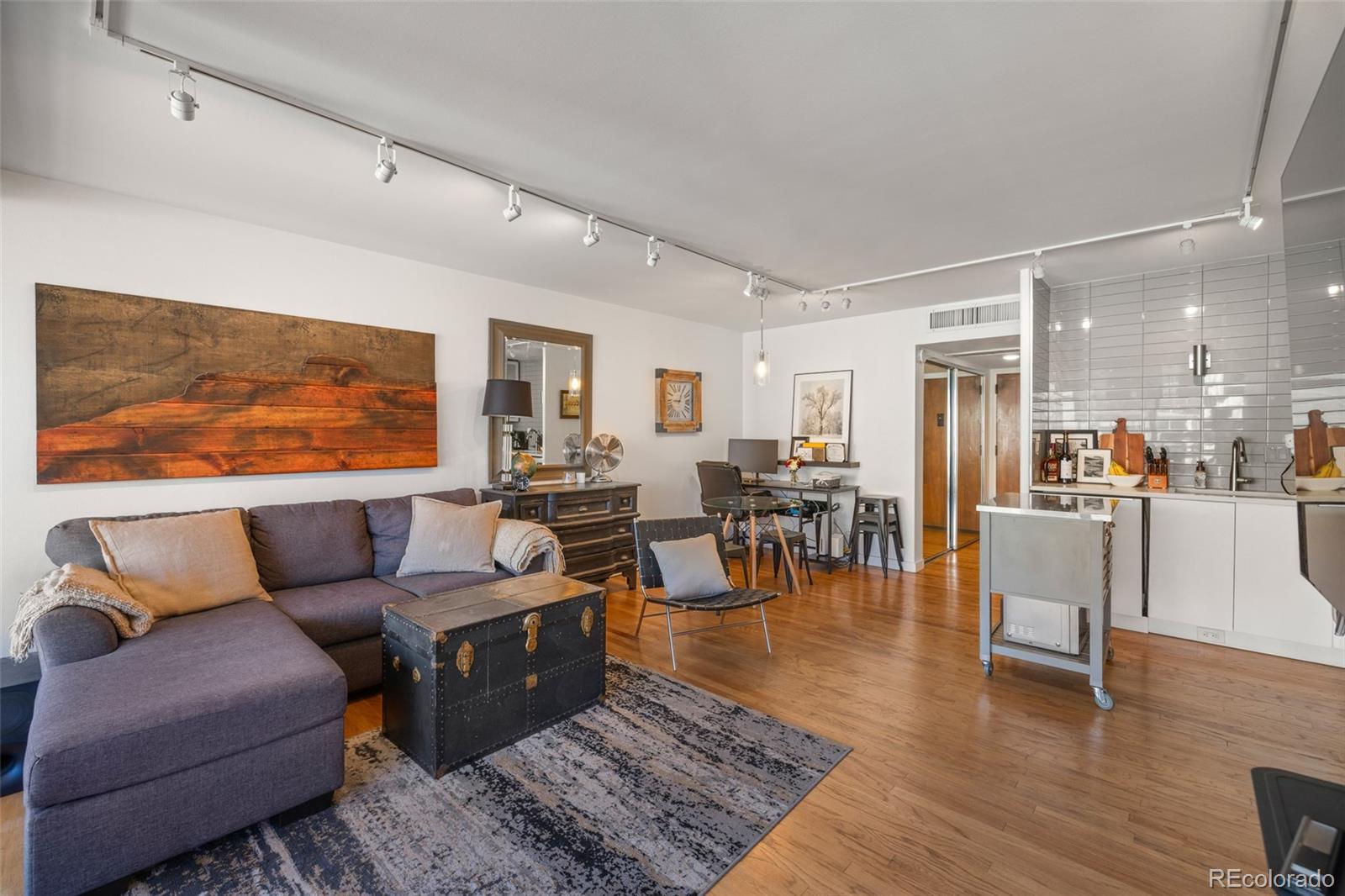 MLS Image #10 for 790 n washington street 1203,denver, Colorado
