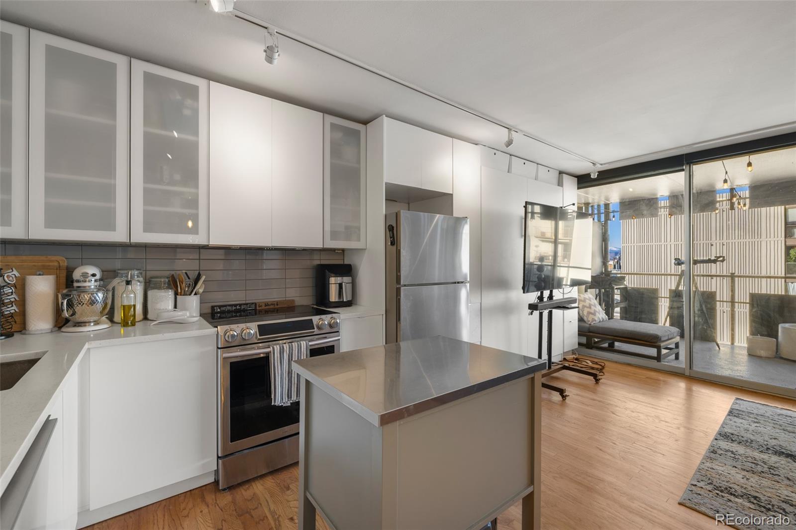 MLS Image #14 for 790 n washington street 1203,denver, Colorado
