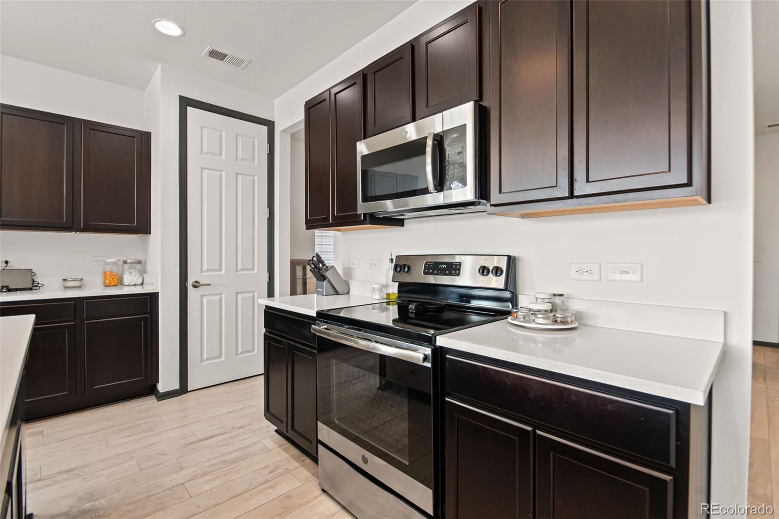 MLS Image #13 for 10476  akron street,commerce city, Colorado