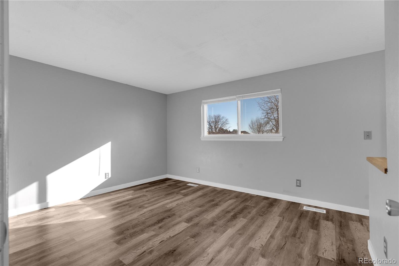 MLS Image #11 for 3348 s elkhart street,aurora, Colorado