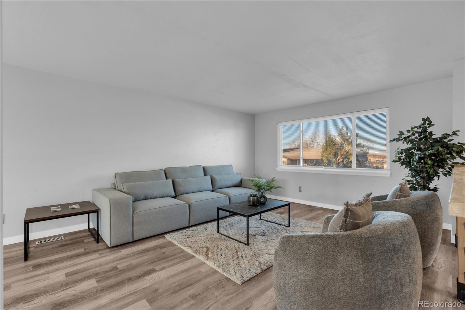 MLS Image #2 for 3348 s elkhart street,aurora, Colorado