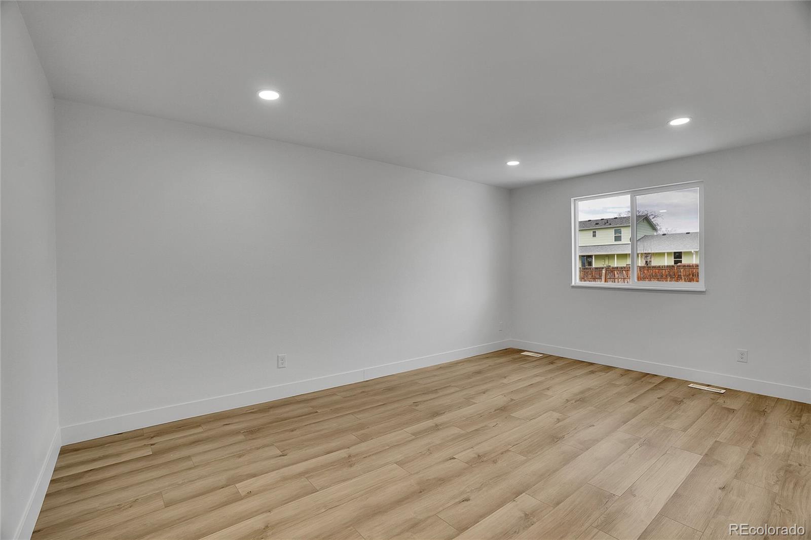 MLS Image #12 for 1262 s olathe way,aurora, Colorado