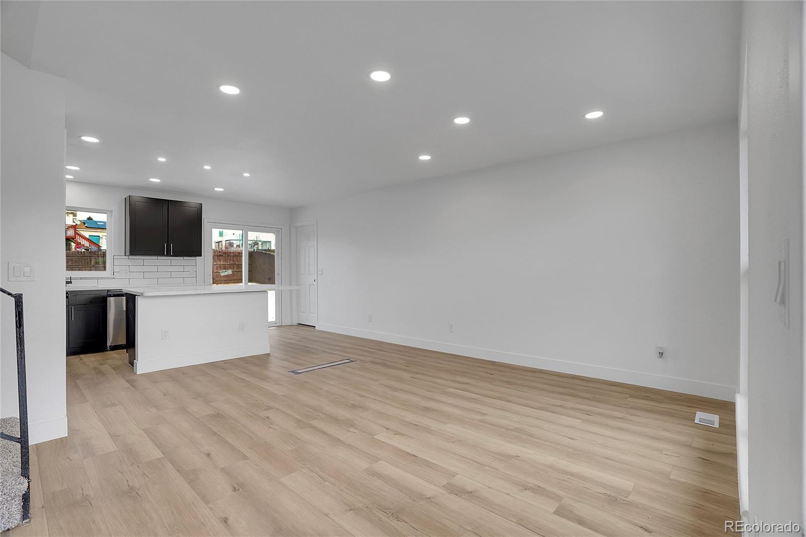 MLS Image #3 for 1262 s olathe way,aurora, Colorado