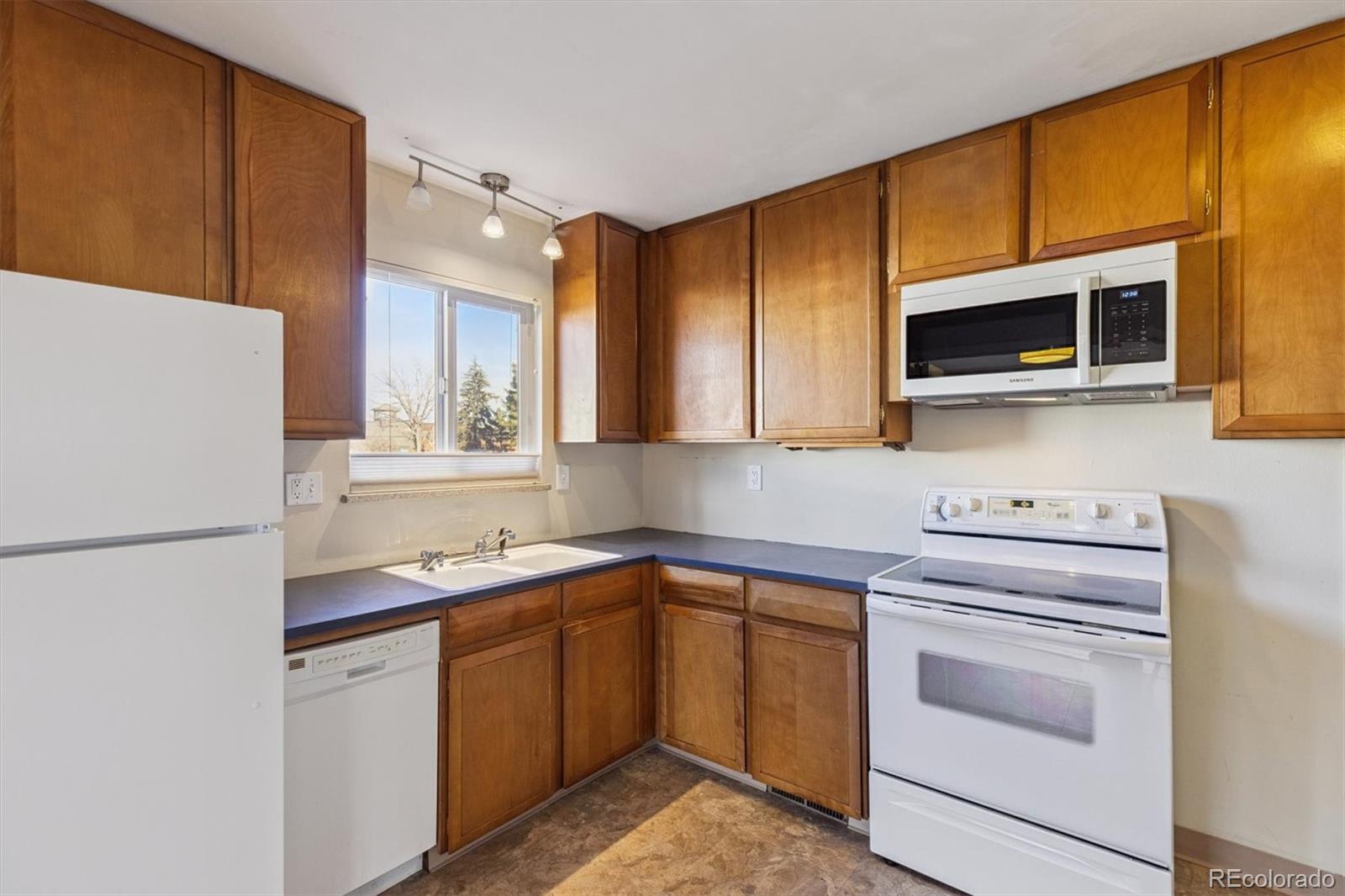 MLS Image #12 for 3031 s university boulevard,denver, Colorado