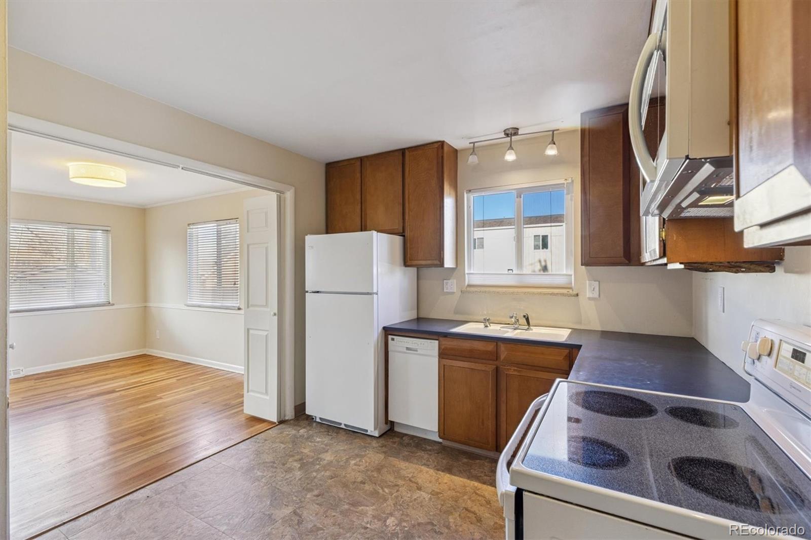 MLS Image #13 for 3031 s university boulevard,denver, Colorado