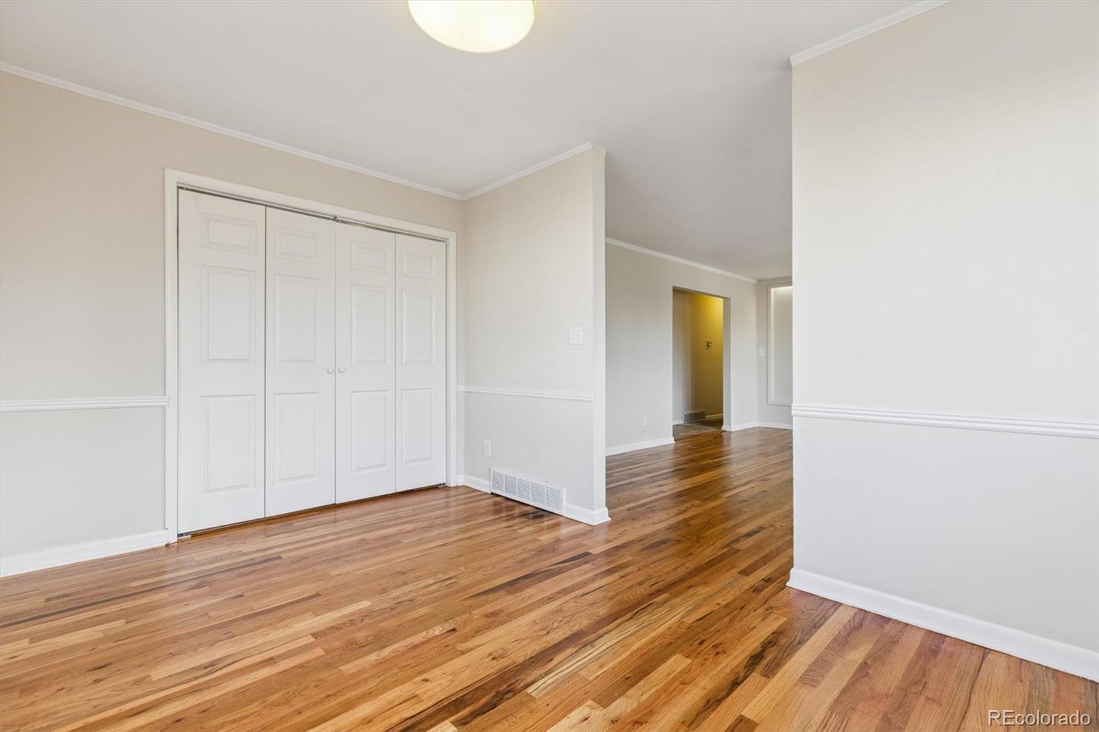 MLS Image #9 for 3031 s university boulevard,denver, Colorado
