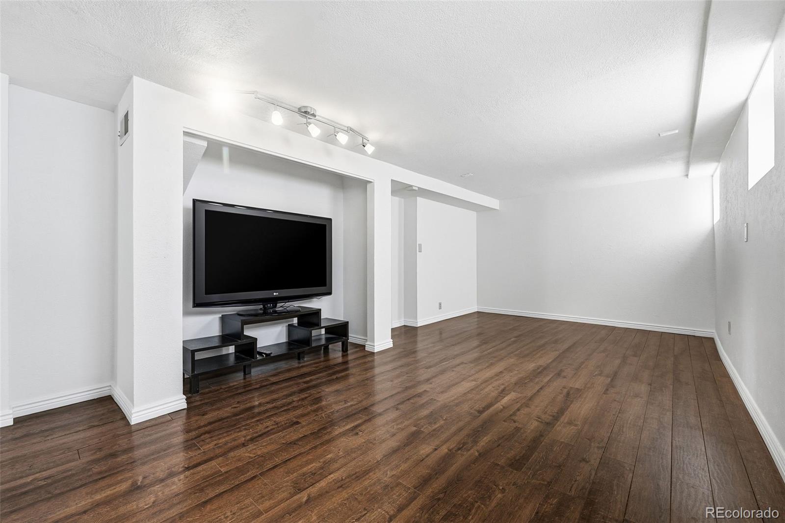 MLS Image #18 for 567  harrison street,denver, Colorado
