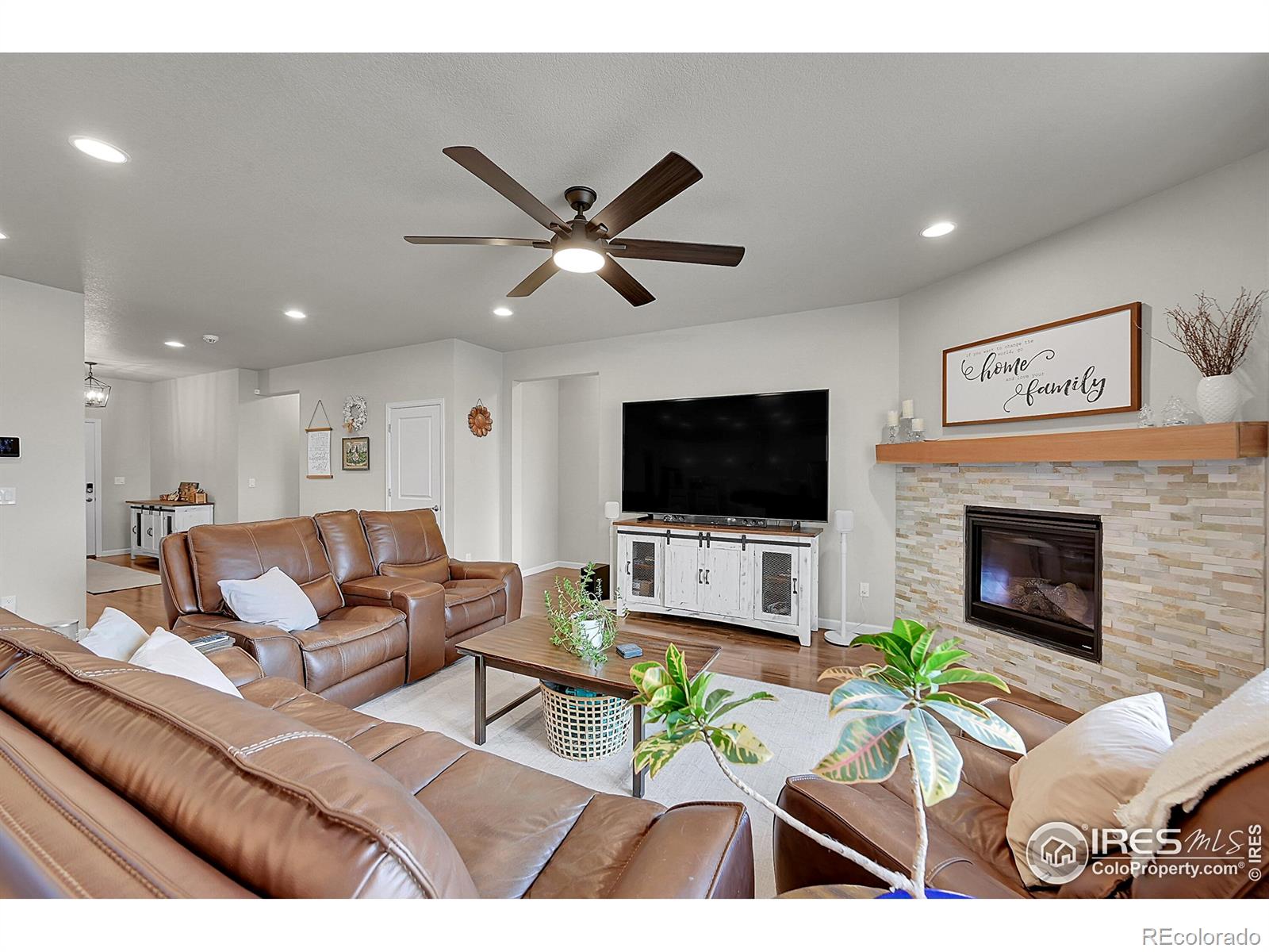 MLS Image #7 for 810  willow oak street,brighton, Colorado