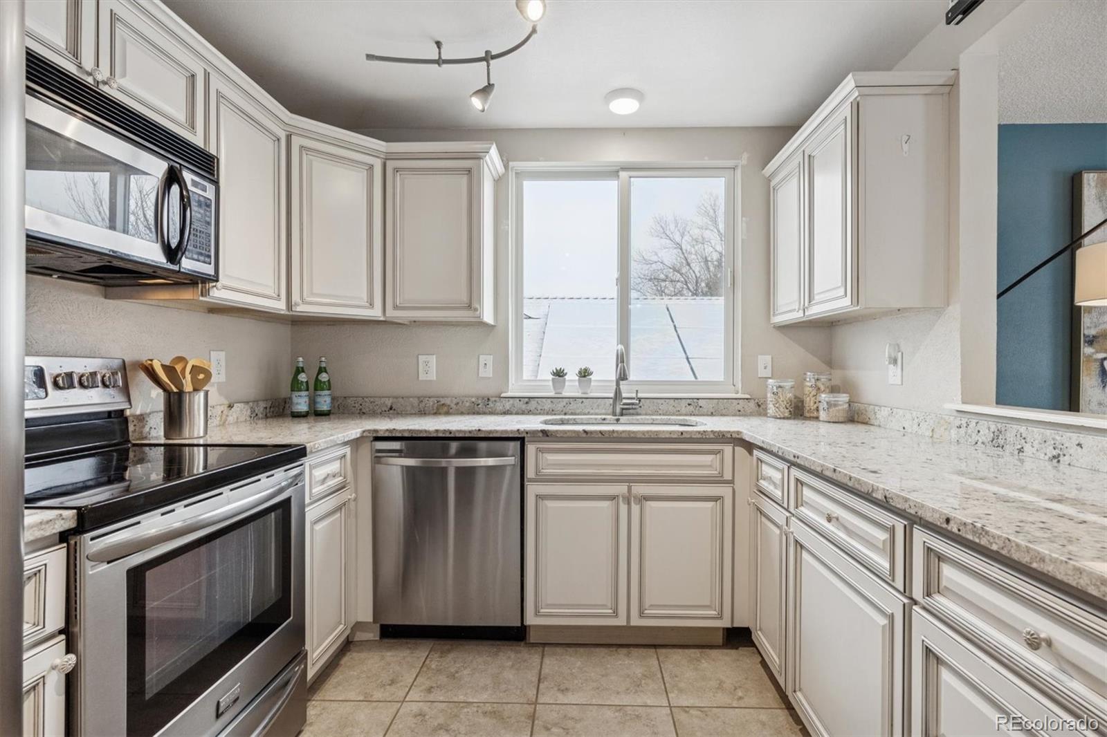 MLS Image #9 for 4001 s flanders way,aurora, Colorado