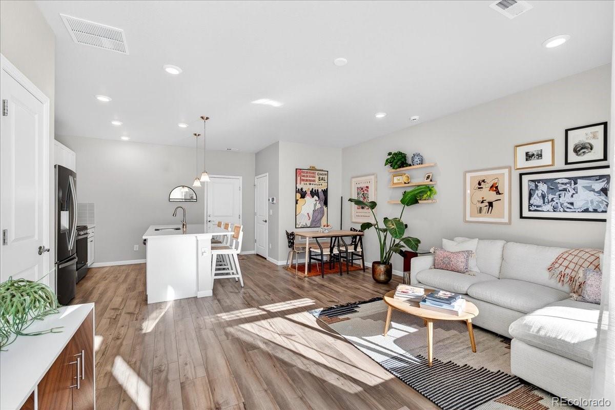MLS Image #3 for 1971 s poplar court,denver, Colorado