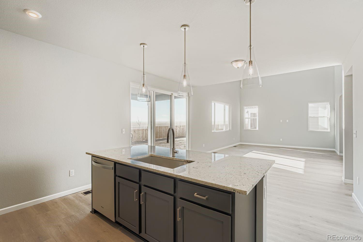 MLS Image #10 for 55020 e 27th avenue,strasburg, Colorado