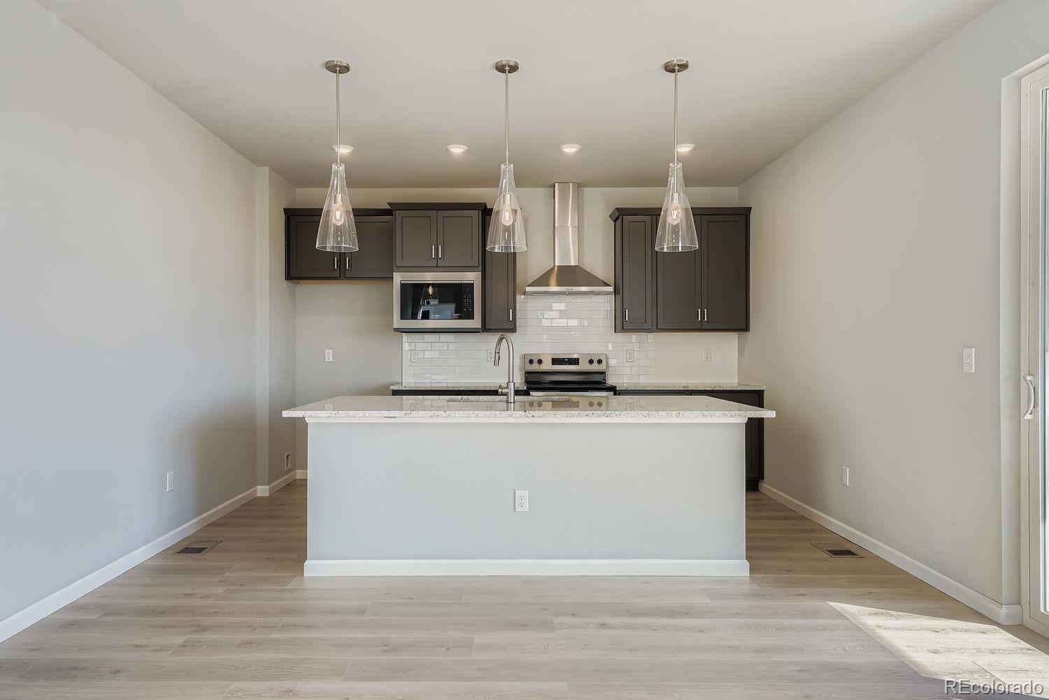MLS Image #12 for 55020 e 27th avenue,strasburg, Colorado