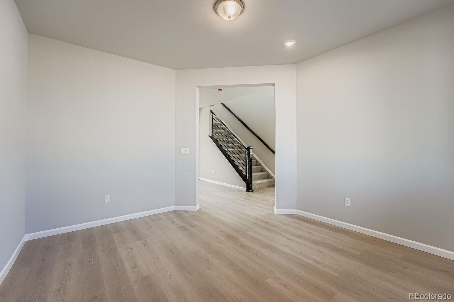 MLS Image #14 for 55020 e 27th avenue,strasburg, Colorado