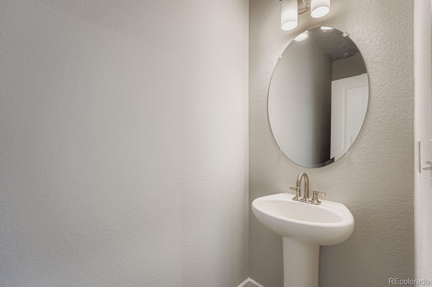 MLS Image #15 for 55020 e 27th avenue,strasburg, Colorado