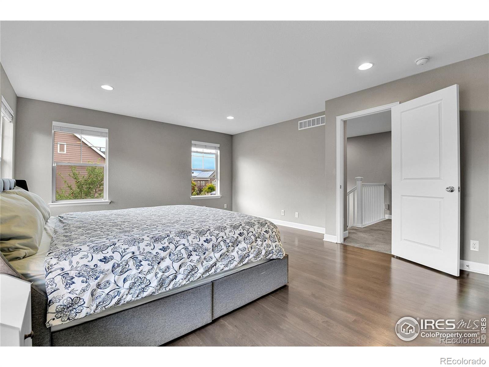 MLS Image #18 for 4974  akron street,denver, Colorado