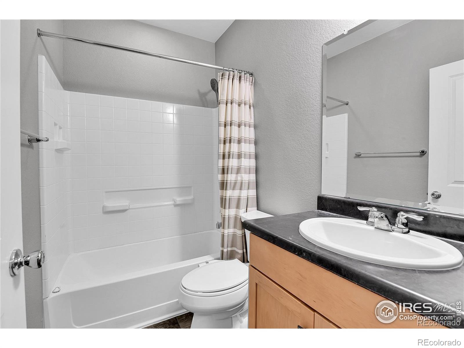 MLS Image #29 for 4974  akron street,denver, Colorado