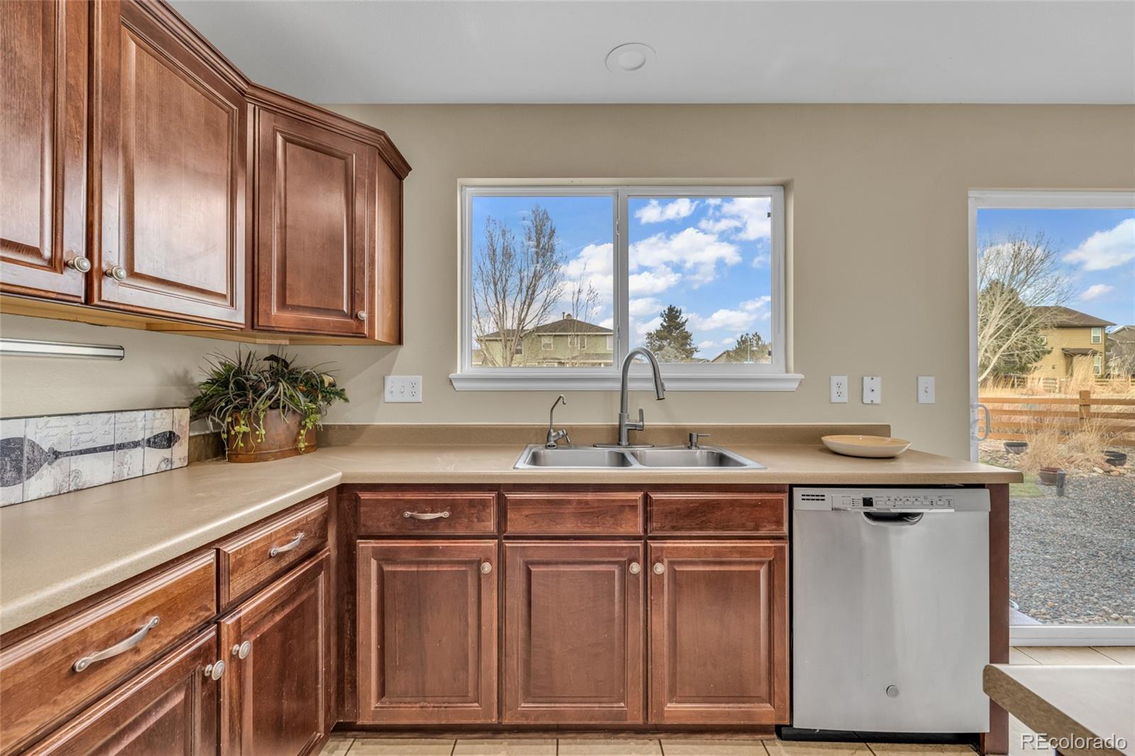 MLS Image #11 for 17093 e 104th way,commerce city, Colorado