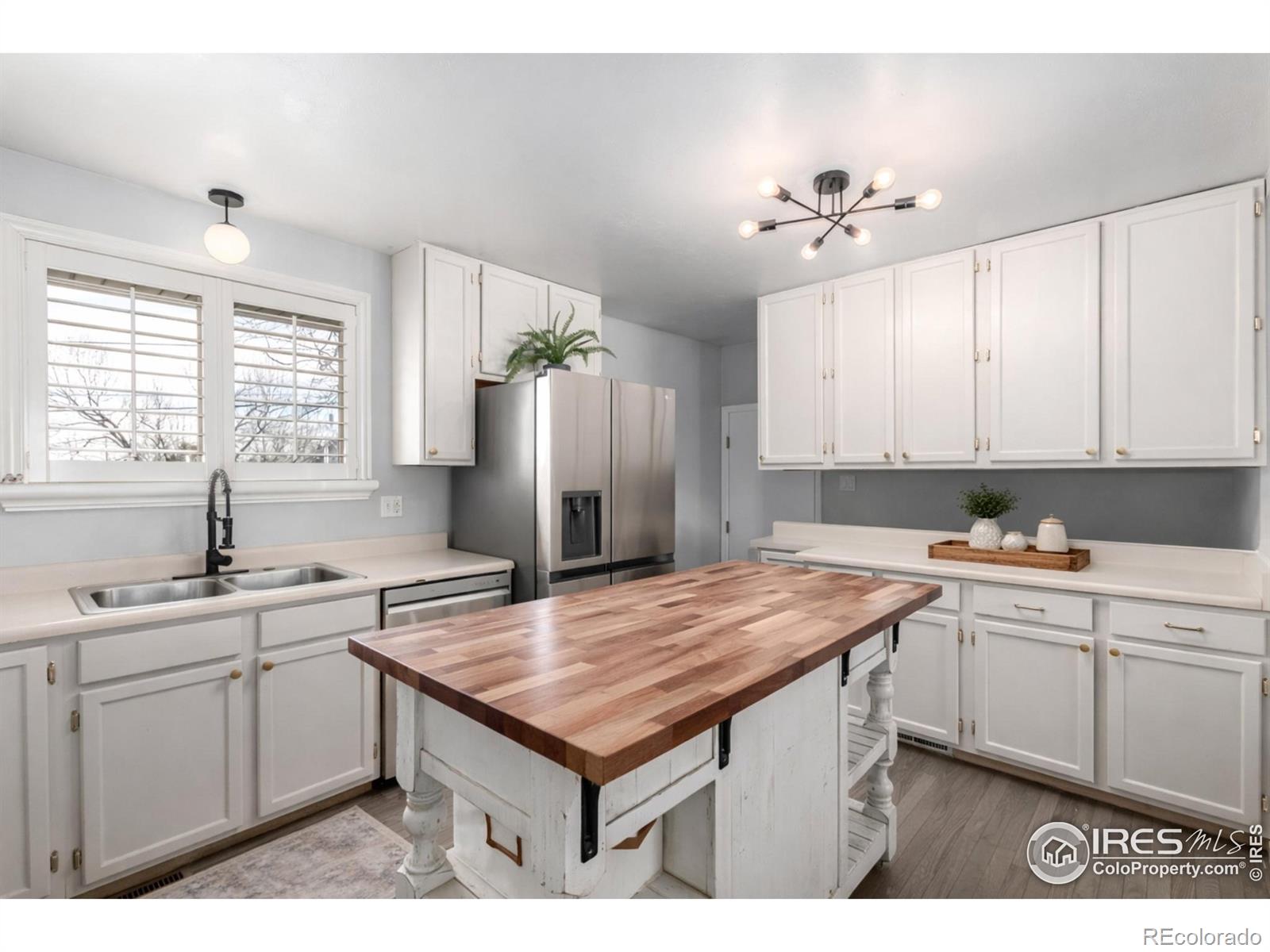 MLS Image #8 for 8324  mitze way,denver, Colorado