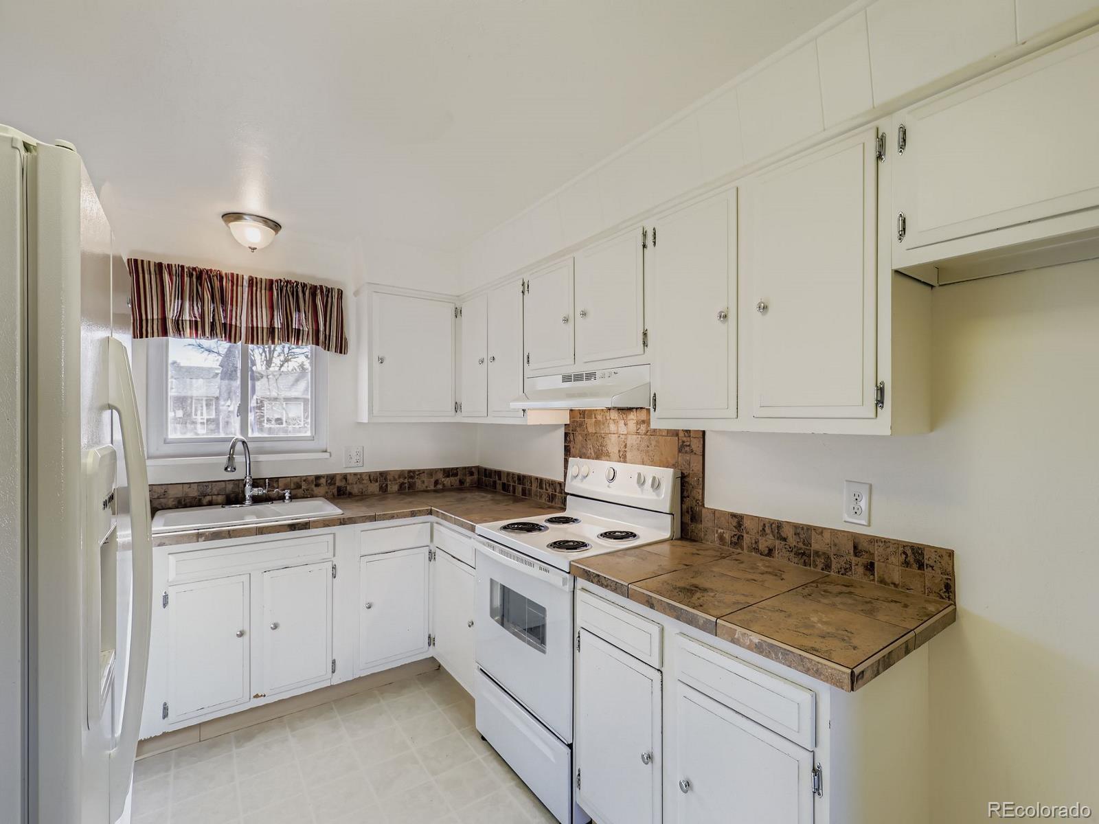 MLS Image #6 for 12144 e ohio avenue,aurora, Colorado