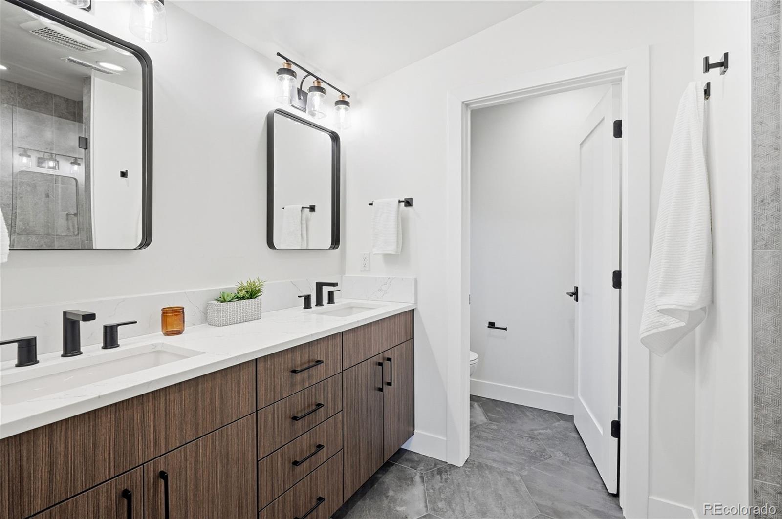 MLS Image #19 for 2450 s lafayette street,denver, Colorado