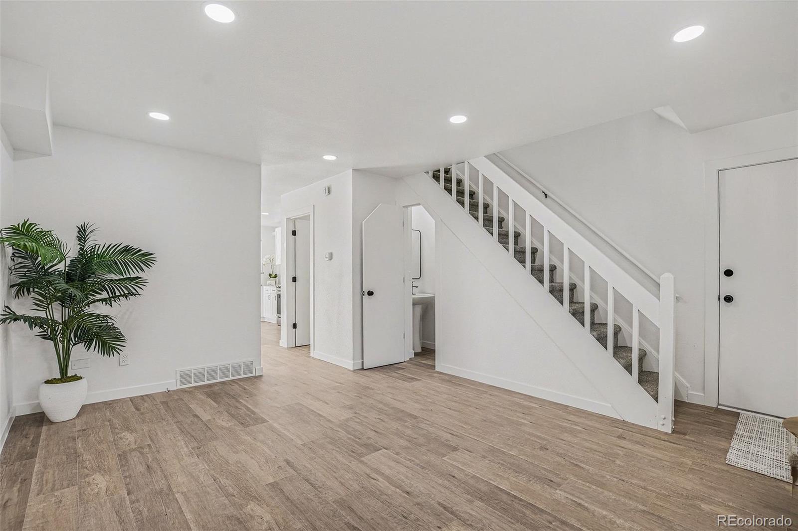 MLS Image #7 for 2111  coronado parkway,denver, Colorado