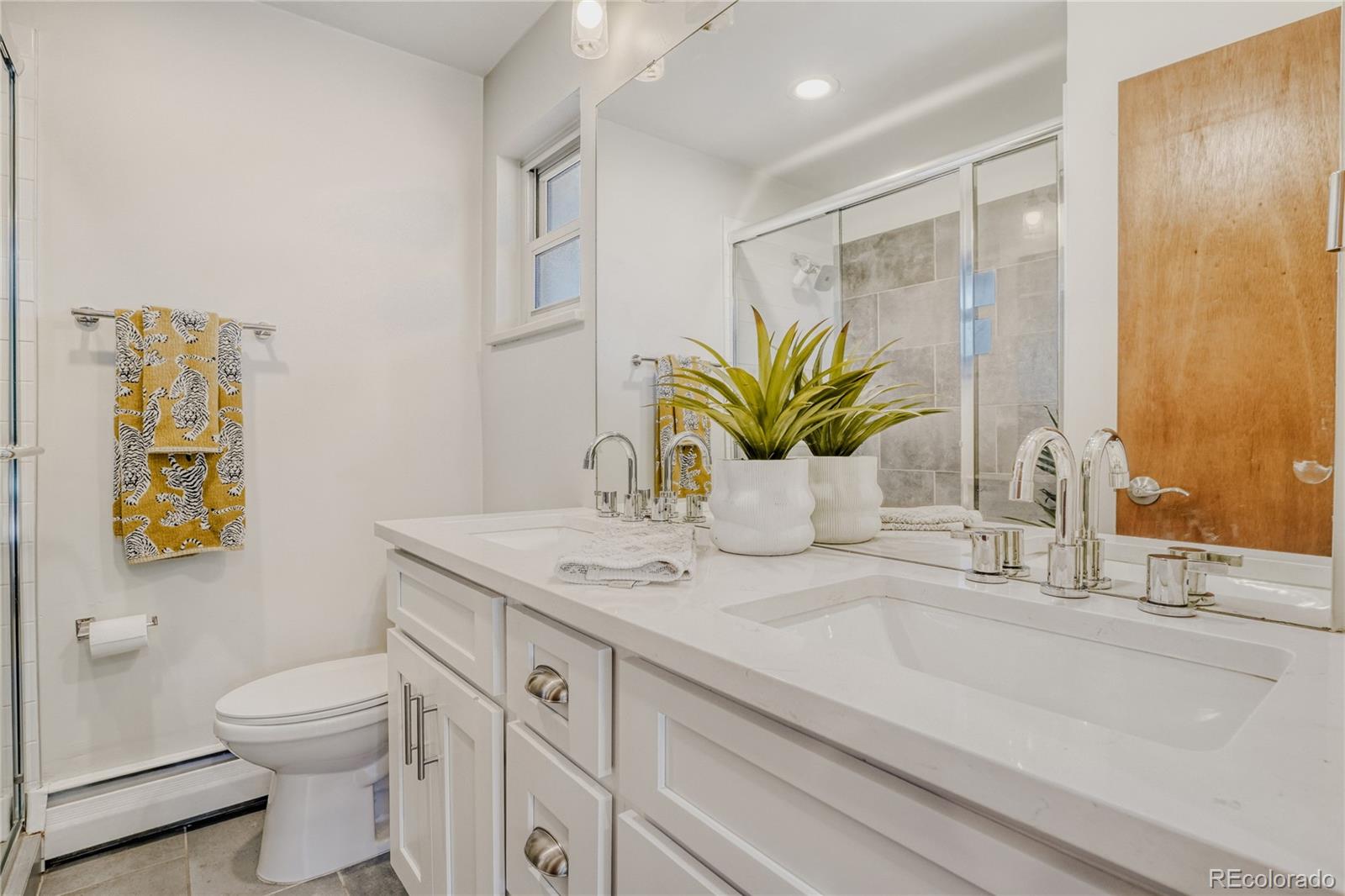 MLS Image #11 for 2451 s ivanhoe place,denver, Colorado