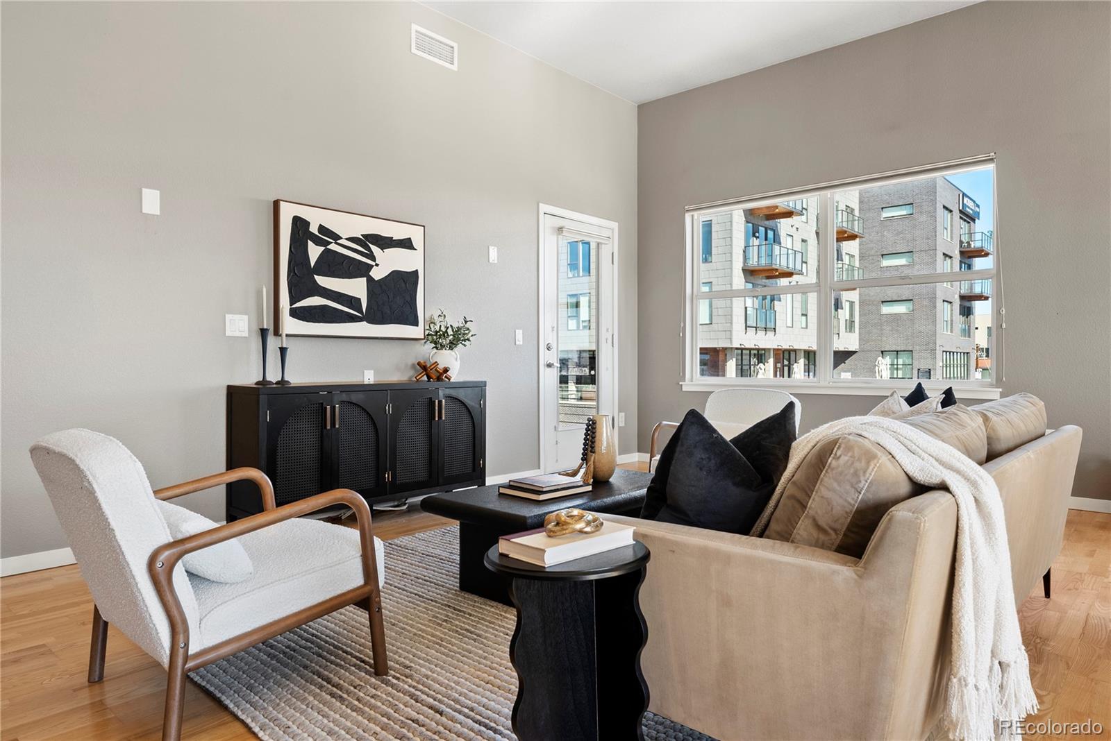 MLS Image #10 for 1555  central street 301,denver, Colorado