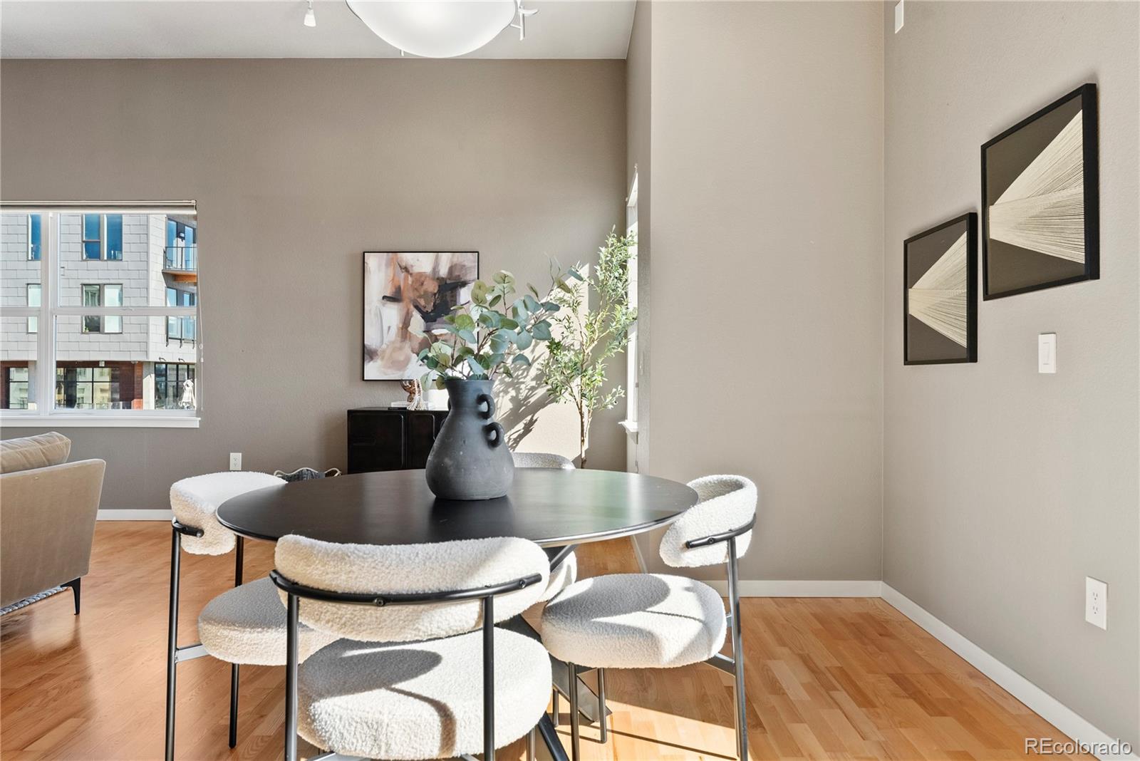 MLS Image #16 for 1555  central street 301,denver, Colorado