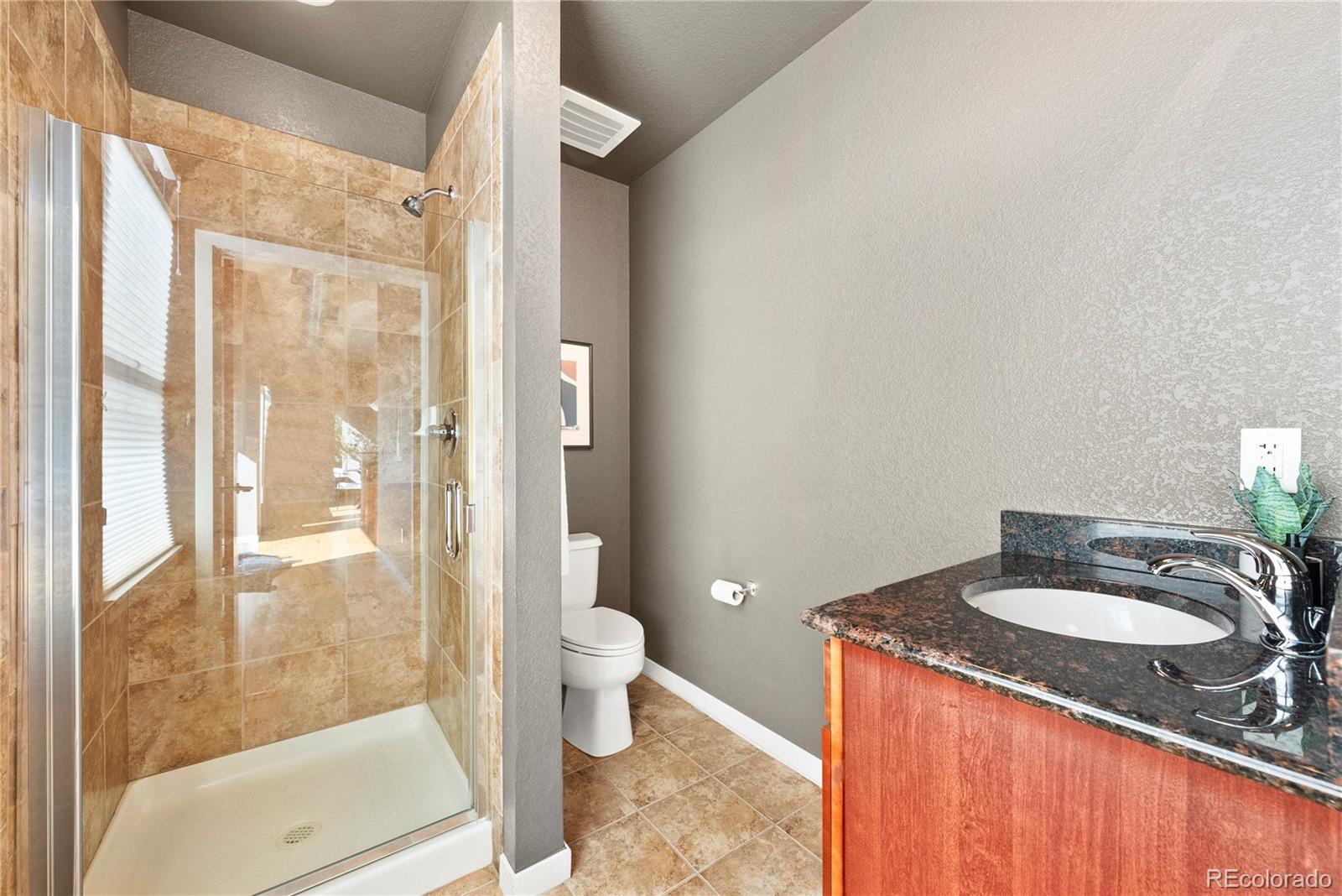 MLS Image #19 for 1555  central street 301,denver, Colorado