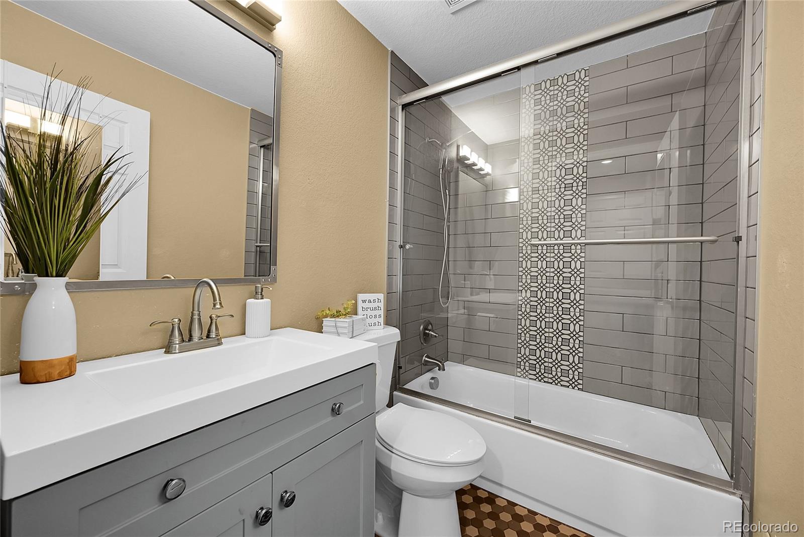 MLS Image #11 for 4642  eureka court,denver, Colorado
