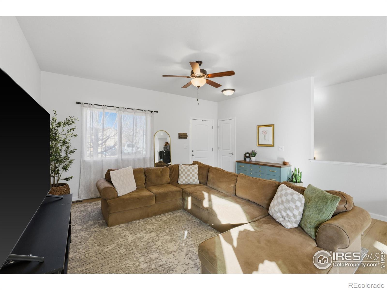 MLS Image #3 for 882 s carriage drive,milliken, Colorado