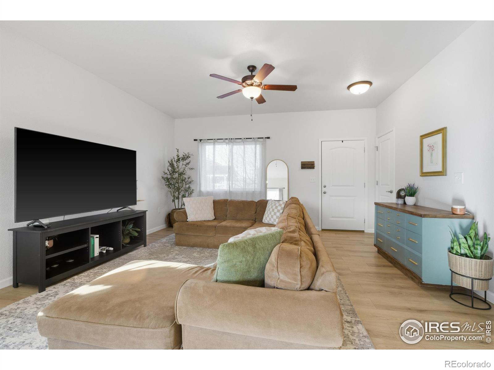 MLS Image #5 for 882 s carriage drive,milliken, Colorado