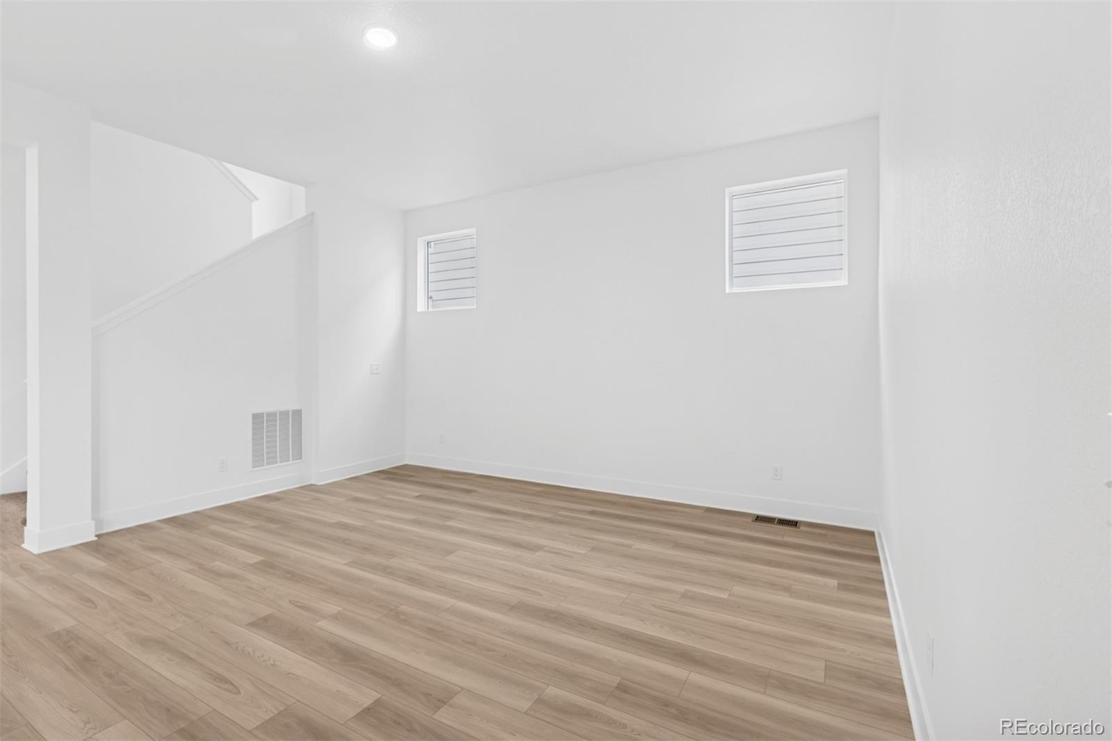 MLS Image #11 for 21047 e 62nd drive,aurora, Colorado