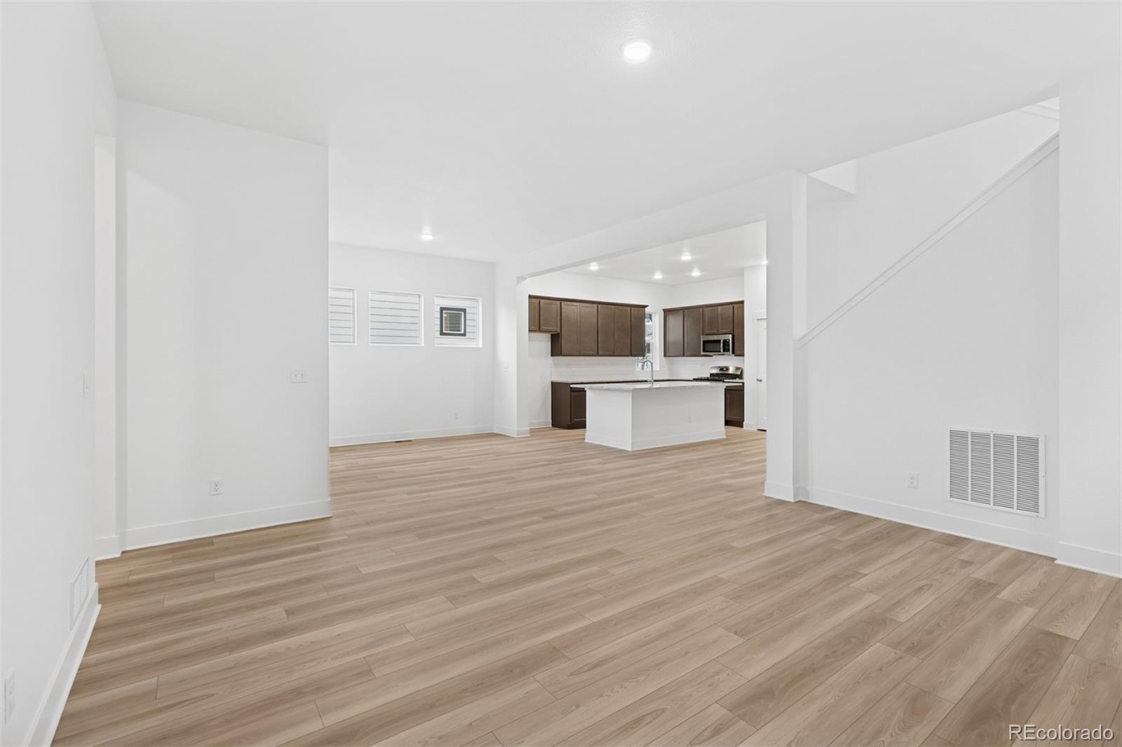 MLS Image #12 for 21047 e 62nd drive,aurora, Colorado