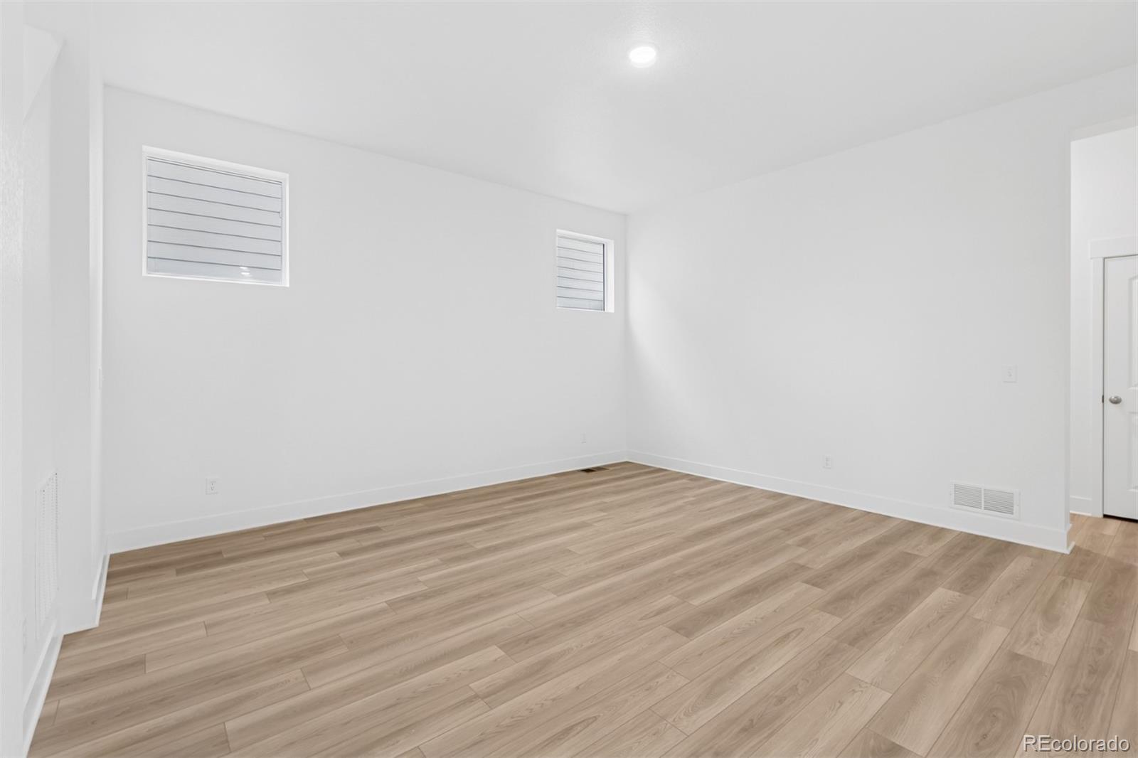MLS Image #14 for 21047 e 62nd drive,aurora, Colorado