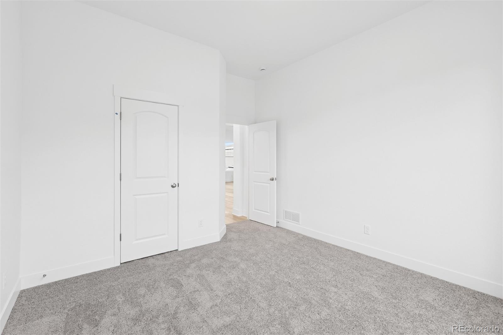 MLS Image #17 for 21047 e 62nd drive,aurora, Colorado